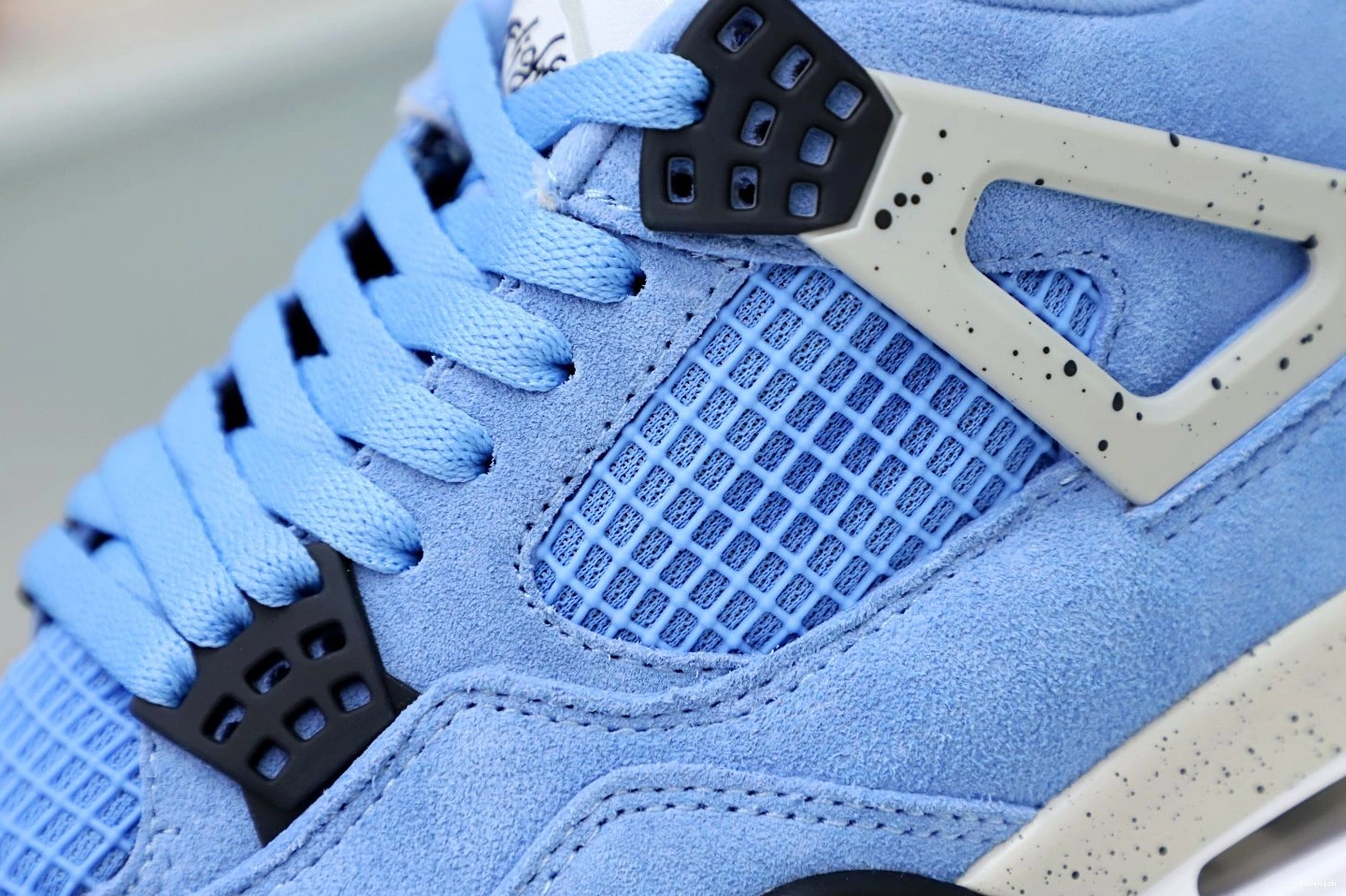 JORDAN 4 BLUE UNIVERSITY AIR 0209